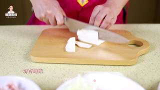 韩式辣白菜炒五花肉的做法步骤:3
