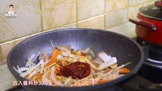 韩式辣白菜炒五花肉的做法步骤:13