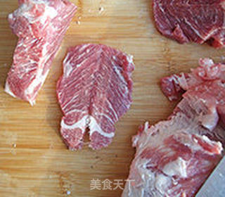 果香叉烧肉的做法步骤:2