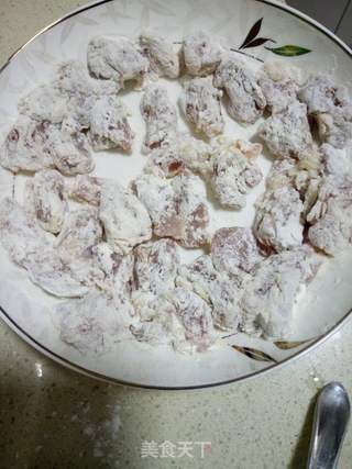 菠萝咕噜肉的做法步骤:3