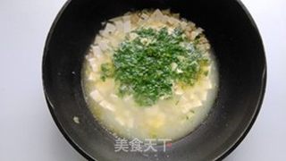 荠菜虾仁豆腐羹的做法步骤:8