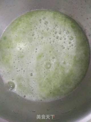 黄瓜芹菜汁的做法步骤:5