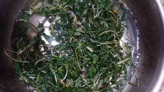 凉拌蒲公英的做法步骤：3