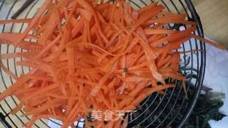 凉拌蒲公英的做法步骤：5