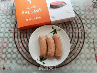 三文鱼肠香菇酱意面的做法步骤:2