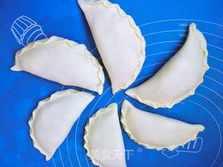 三鲜馅盒子的做法步骤:11