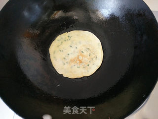韭菜鸡蛋饼的做法步骤:7