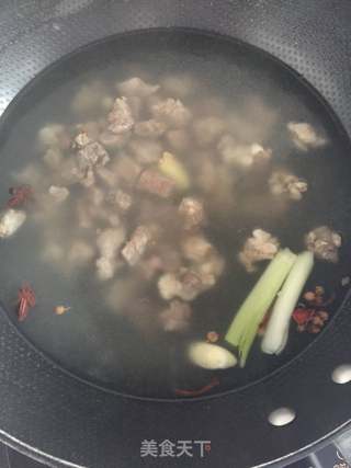 咖喱牛肉饭的做法步骤：2