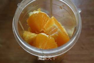 蜂蜜鲜橙汁的做法步骤:2