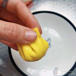 漂亮的辅食,不光让宝宝胃口大开,连你也会抢着吃!【福袋饭】的做法步骤:11