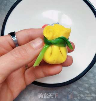 漂亮的辅食,不光让宝宝胃口大开,连你也会抢着吃!【福袋饭】的做法步骤:12