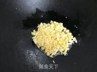 酸黄瓜蛋炒饭的做法步骤：5