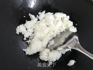 酸黄瓜蛋炒饭的做法步骤：6