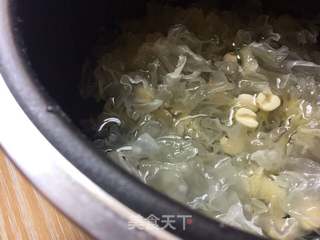 银耳莲子红枣羹的做法步骤:4