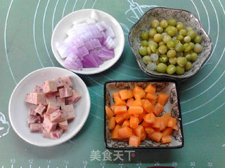 糖醋辣酱炒饭的做法步骤:2