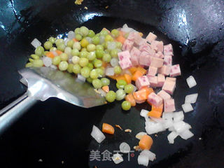 糖醋辣酱炒饭的做法步骤:8