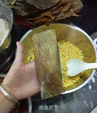 广西咸肉粽的做法步骤:14