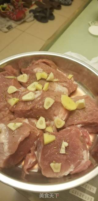 蜜制叉烧肉多汁版的做法步骤:4