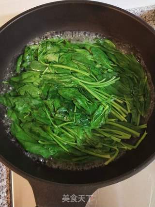 宝宝~菠菜虾仁水饺的做法步骤:4