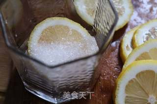 糖腌柠檬片的做法步骤:2