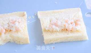 海鲜吐司卷的做法步骤:7