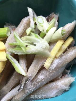 美味便当之酥炸沙丁鱼的做法步骤:4