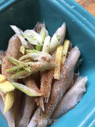 美味便当之酥炸沙丁鱼的做法步骤:5