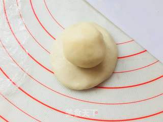 传统蛋黄酥的做法步骤:7