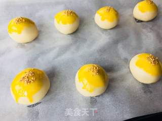 传统蛋黄酥的做法步骤:15