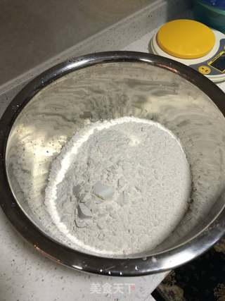 红糖发糕的做法步骤：2