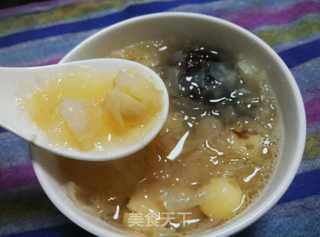 冰糖银耳莲子羹的做法步骤：5