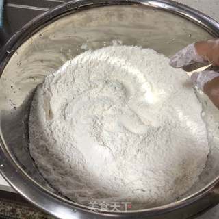 猪肉芹菜香葱水饺的做法步骤:5