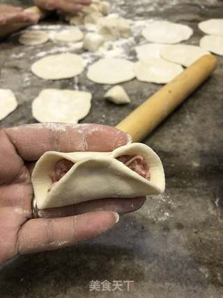 猪肉芹菜香葱水饺的做法步骤:9
