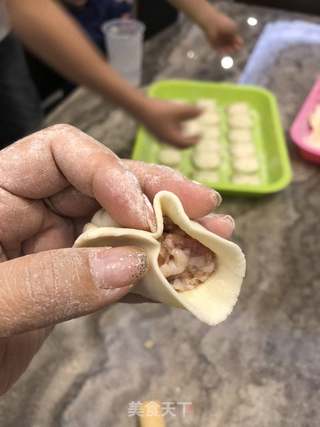 猪肉芹菜香葱水饺的做法步骤:10