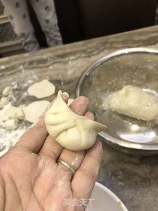 猪肉芹菜香葱水饺的做法步骤:12