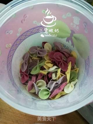 辅食：彩色蝴蝶烂面的做法步骤：2
