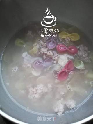 辅食：彩色蝴蝶烂面的做法步骤：3