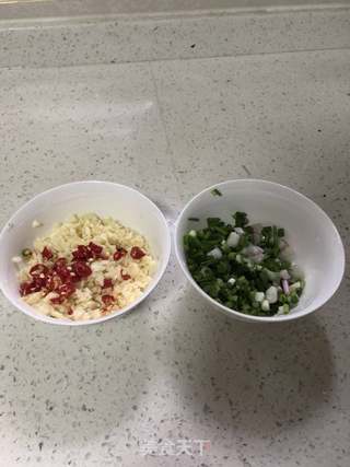 蒜蓉烤豆皮的做法步骤:2