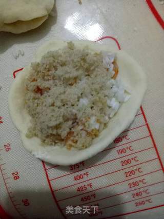 糯米虾米肉松包子的做法步骤:9