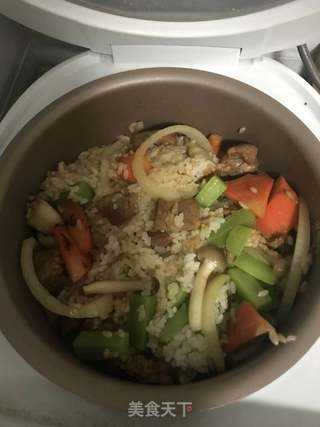 什锦蔬菜排骨煲仔饭的做法步骤:9