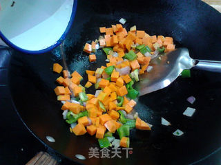 香辣南瓜鸡丁炒饭的做法步骤:12