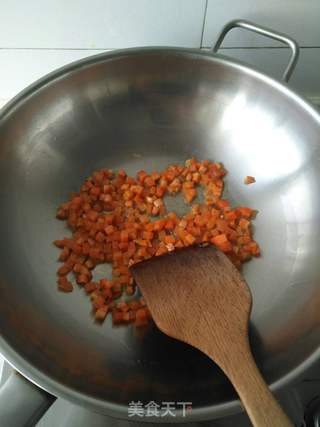 菠萝蛋包饭的做法步骤:2