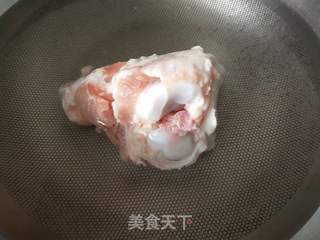 大骨头萝卜汤的做法步骤:3