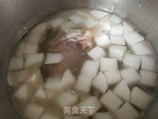 大骨头萝卜汤的做法步骤:5