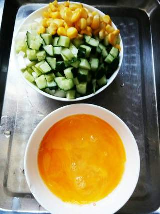 便当玉米粒炒饭的做法步骤:2