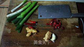 红烧豆腐(又名红烧二面黄)的做法步骤：2