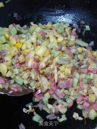 菠萝炒饭的做法步骤:10