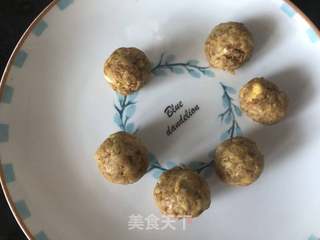 咸蛋黄肉松饭团-便当的做法步骤:3