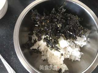 咸蛋黄肉松饭团-便当的做法步骤:4