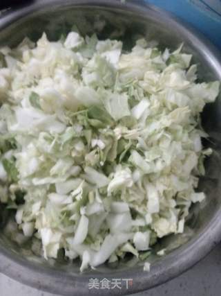 包菜淡菜干馅包子的做法步骤:4